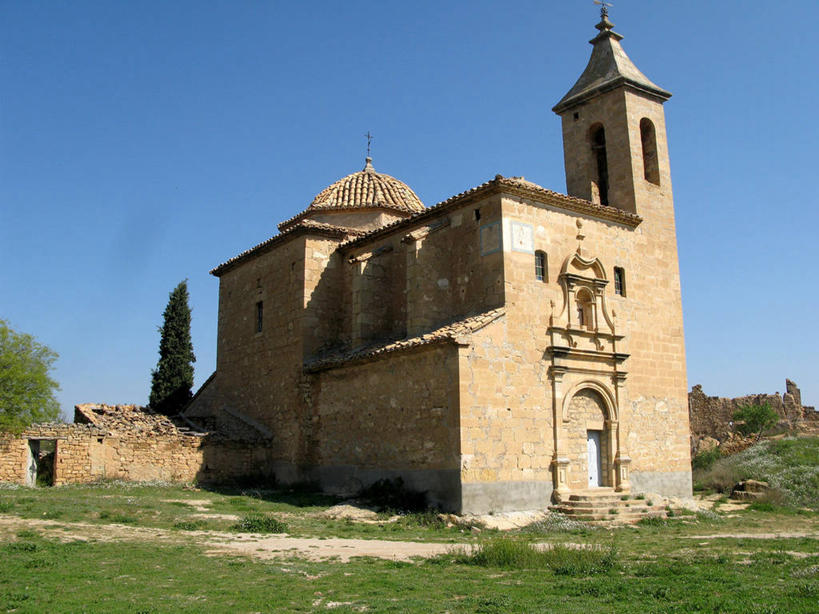 无人,横图,室外,白天,建筑,日光,西班牙,历史,废墟,草,树,摄影,万里无云,阿拉贡,彩图