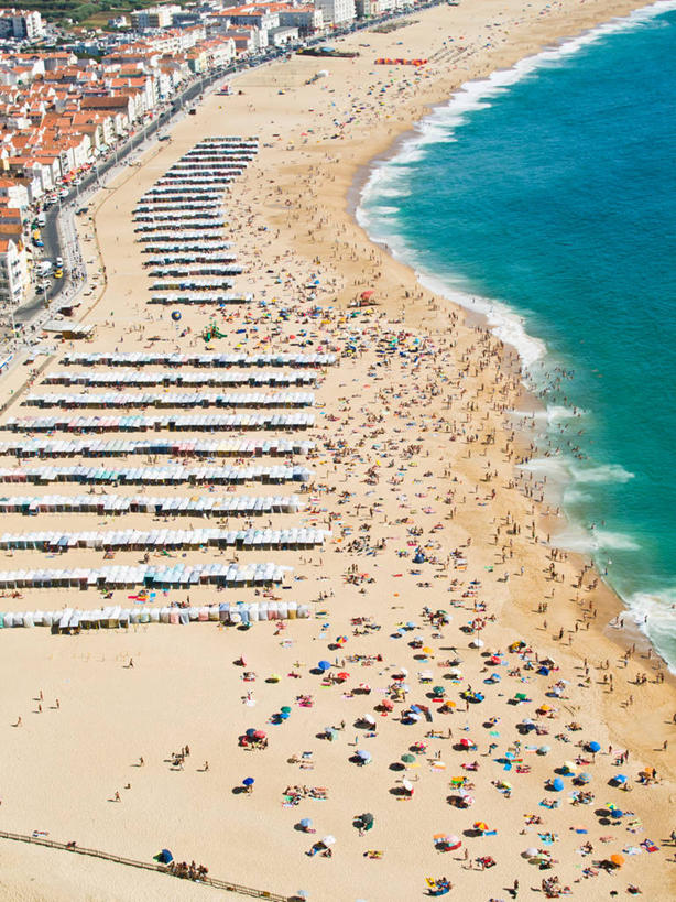 竖图,俯视,航拍,室外,白天,度假,葡萄牙,巴西,一排,整齐,遮阳伞,房屋,屋顶,河岸,许多人,排列,一群人,南美,摄影,南美洲,享乐,拉丁美洲,鸟瞰,队列,美洲,巴西联邦共和国,亚美利加洲,南亚美利加洲,巴伊亚,巴伊亚州,海滩,休闲活动,彩图,高角度拍摄,纳扎雷