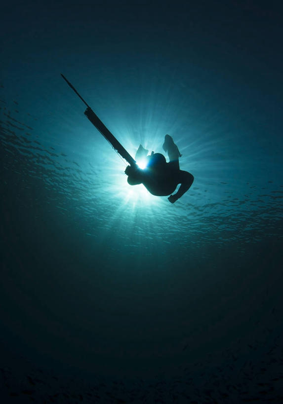 游泳,一个人,竖图,水下,日光,希腊,摄影,爱琴海,剪影,矛,休闲活动,彩图,钓鱼,水肺潜水