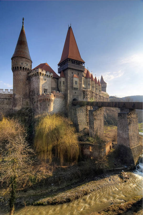 无人,竖图,室外,白天,水,建筑,罗马尼亚,城堡,云,桥,历史,树,天空,摄影,特兰西瓦尼亚,彩图