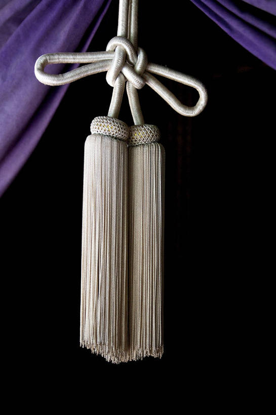 无人,竖图,特写,窗帘,日本,吊挂,悬挂,黑色背景,日本文化,挂,两个,打结,摄影,宗教,佛教,穗,高知县,彩图,影棚拍摄