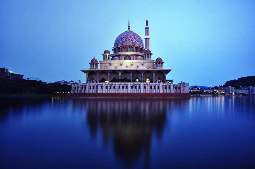 无人,横图,室外,湖,城市,建筑,马来西亚,反射,首都,黄昏,摄影,宗教,伊斯兰教,圆顶建筑,宗教建筑,清真寺,万里无云,吉隆坡,布城,彩图