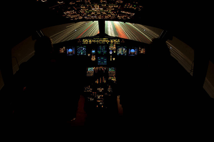 成年人,两个人,飞行员,横图,室内,夜晚,长时间曝光,旅途,瑞士,运输,摄影,照亮,车座,苏黎士,彩图,旅行