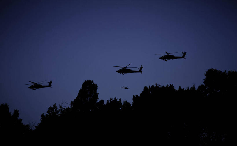 无人,横图,室外,夜晚,韩国,军事,树,运输,摄影,剪影,军用直升机,阿帕奇直升机,万里无云,彩图