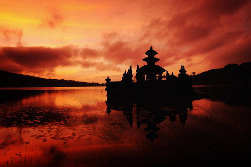 无人,横图,室外,日出,美景,植物,建筑,印度尼西亚,景观,云,黎明,红色,天空,自然,景色,摄影,宗教,自然风光,剪影,布拉坦湖,彩图,巴厘