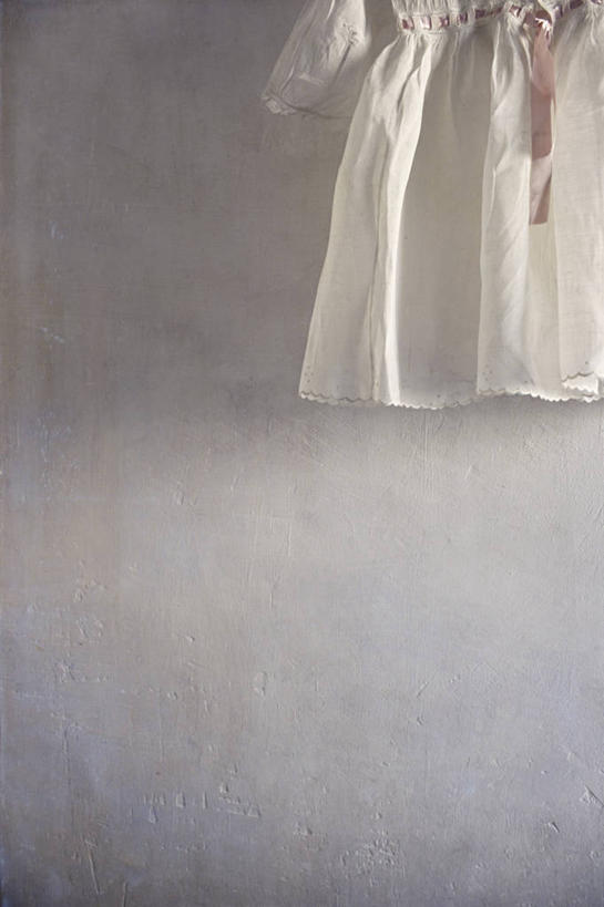 无人,竖图,室内,白天,法国,欧洲,吊挂,悬挂,亚麻布,墙,缎带,挂,一个,粉色,白色,童年,摄影,单个,古董,西欧,法兰西,法兰西共和国,法兰西第五共和国,朗格多克.鲁西永,朗格多克.鲁西永大区,彩图,贝塞尔