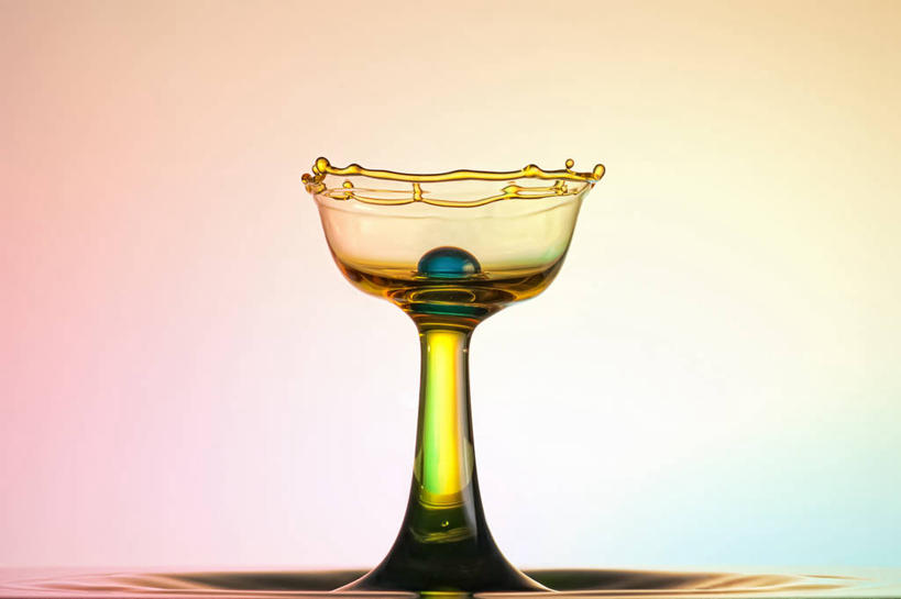 无人,横图,特写,水,德国,形状,透明,水滴,水花,水面,黄色,摄影,撞击,葡萄酒杯,想象,纯净,想法,彩图,影棚拍摄