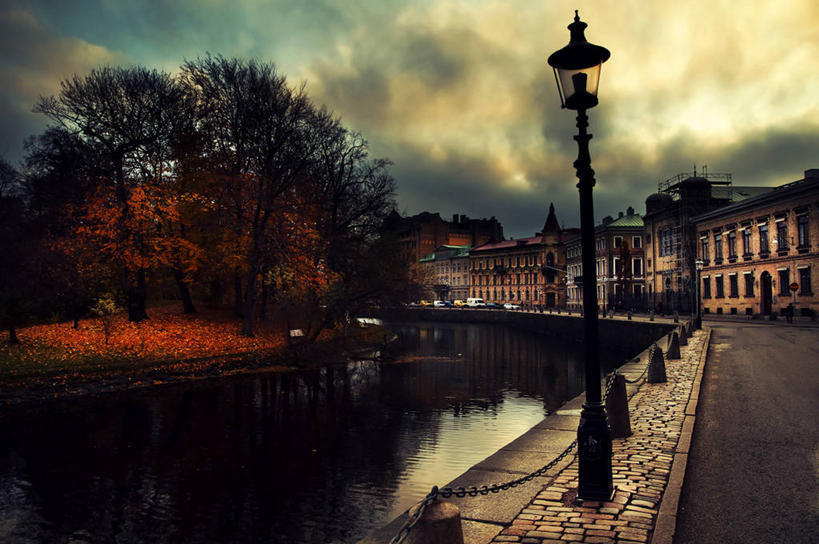 无人,横图,室外,白天,建筑,街道,路灯,瑞典,反射,云,树,天空,自然,地标建筑,摄影,改变,哥德堡,死水,秋天,彩图