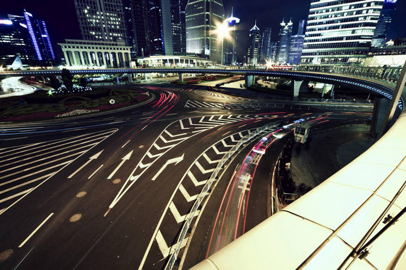 无人,横图,俯视,室外,夜晚,长时间曝光,鱼眼镜头,度假,美景,城市风光,城市,建筑,路灯,上海,路标,景观,交通,联系,娱乐,现代,浦东,享受,休闲,景色,放松,运输,摄影,尾灯,照亮,陆家嘴,空中走廊,金融区,彩图,高角度拍摄