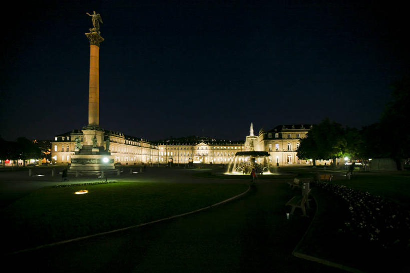 广场,横图,室外,夜晚,建筑,喷泉,德国,欧洲,柱子,摄影,照亮,西欧,斯图加特,德意志联邦共和国,宫殿广场,巴登.符腾堡,巴登.符腾堡州,巴符州,彩图