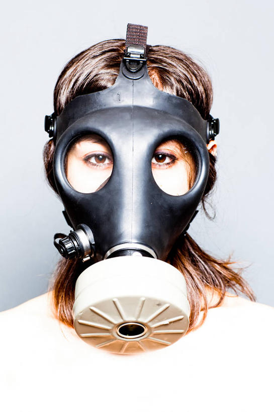 成年人,脸,头,脸颊,头发,一个人,竖图,特写,白色背景,正面,美国,仅一个年轻女性,仅一个女性,仅一个人,首都,休闲装,肩膀,金色,摄影,保护,肖像,华盛顿特区,防毒面罩,年轻女性,女人,女性,年轻人,头部,脸部,脸蛋,面部,彩图,影棚拍摄