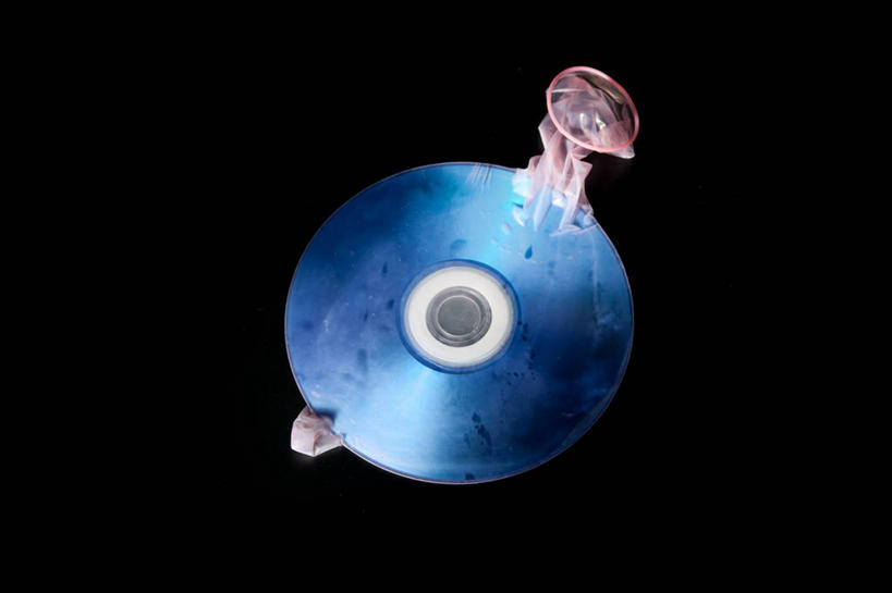 无人,横图,技术,东京,日本,黑色背景,光盘,首都,摄影,保护,安全套,想法,彩图,影棚拍摄