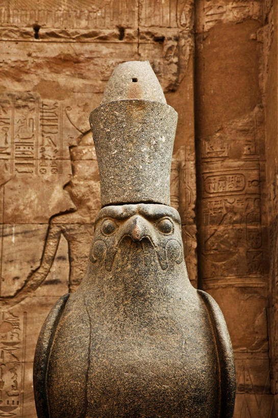 无人,寺庙,竖图,室外,特写,白天,建筑,埃及,形状,神话,标志,雕像,文字,字符,字母,历史,文化,标识,摄影,宗教,中东,象形文字,宗教建筑,传说,猎鹰,埃及文化,守护神,古代文明,荷鲁斯,法老守护神,埃及神话,岩石,彩图,神