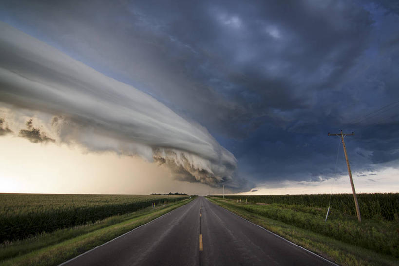 无人,横图,室外,路,美国,地平线,地形,乌云,辽阔,分界线,地面,天气,草,自然,黄昏,广阔,运输,摄影,一望无际,延伸,天地相交,内布拉斯加,无边无际,一马平川,雷雨,彩图,风飑