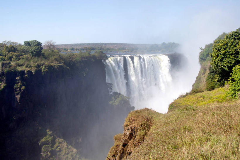 西方人,无人,横图,室外,白天,美景,瀑布,植物,欧洲,非洲,津巴布韦,黑人,欧洲人,喷,飞溅,景观,云,草,天空,自然,景色,摄影,宁静,自然风光,维多利亚瀑布,非洲人,彩图