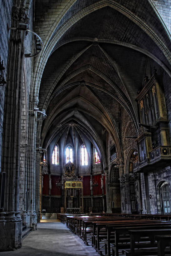 无人,教堂,竖图,室内,白天,建筑,西班牙,长椅,光,拱门,历史,摄影,宗教,基督教,宗教建筑,赫罗纳省,彩图,大教堂,圣玛丽亚