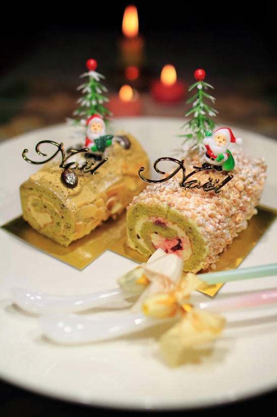 无人,竖图,室内,特写,夜晚,烘焙,蜡烛,日本,圣诞节,庆祝,日本文化,糖果,一对,两个,盘子,汤匙,诱惑,摄影,崎玉县,圣诞蛋糕,彩图,传统文化