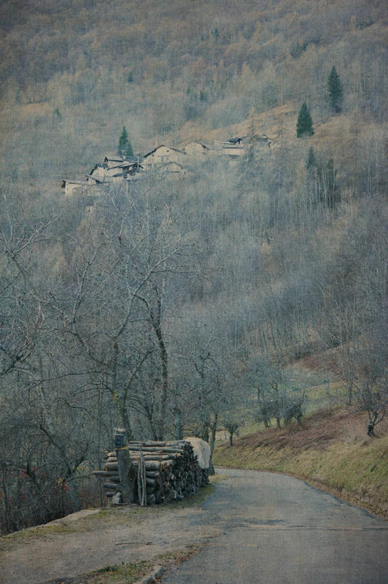 无人,竖图,室外,白天,美景,山,意大利,景观,山路,乡村,树,自然,景色,运输,摄影,宁静,圆木,自然风光,多洛米蒂山脉,彩图