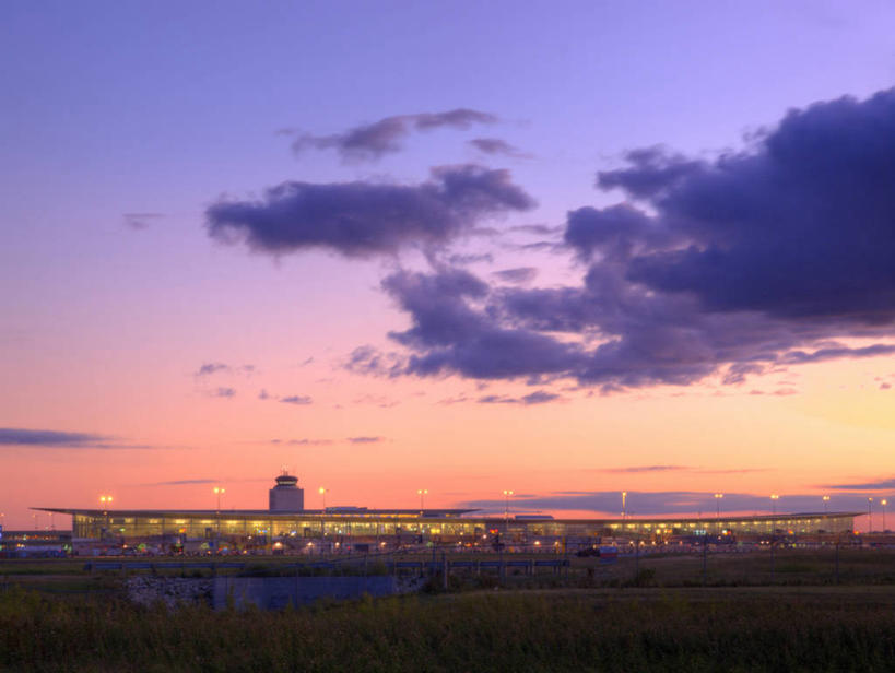 无人,机场,横图,室外,加拿大,云,草,天空,自然,黄昏,运输,摄影,照亮,彩图,温尼伯湖,广角