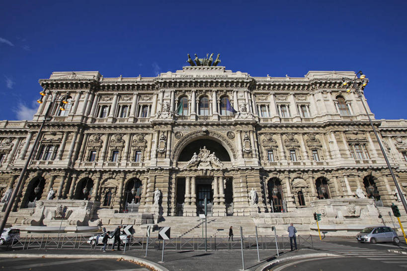 横图,室外,白天,仰视,建筑,路,路灯,汽车,意大利,首都,台阶,天空,运输,摄影,拉奇奥,美国最高法院,彩图,低角度拍摄,法律