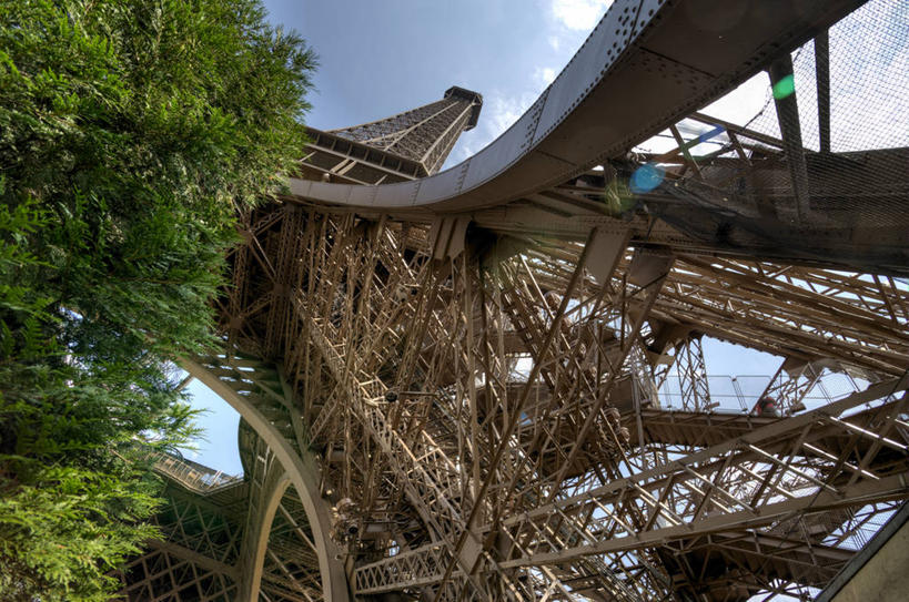 无人,横图,室外,白天,仰视,城市,建筑,法国,巴黎,欧洲,艾菲尔铁塔,塔,埃菲尔铁塔,首都,现代,树,摄影,复杂,西欧,法兰西,巴黎铁塔,法国文化,法兰西共和国,战神广场,法兰西第五共和国,法兰西岛,法兰西岛大区,彩图,低角度拍摄,巴黎省,巴黎市