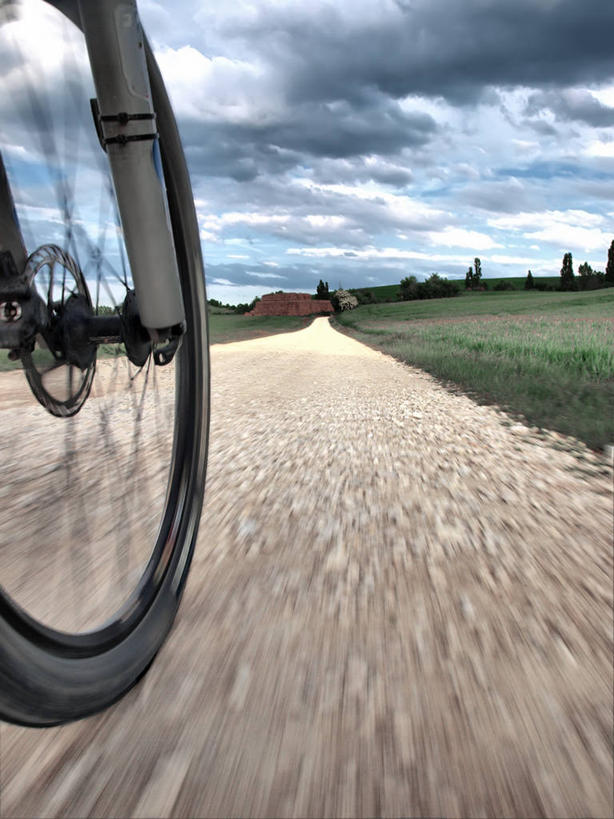 无人,竖图,室外,特写,白天,运动模糊,美景,自行车,西班牙,景观,田地,云,山地车,天空,自然,车轮,景色,运输,摄影,迅速,部分,自然风光,纳瓦拉,彩图