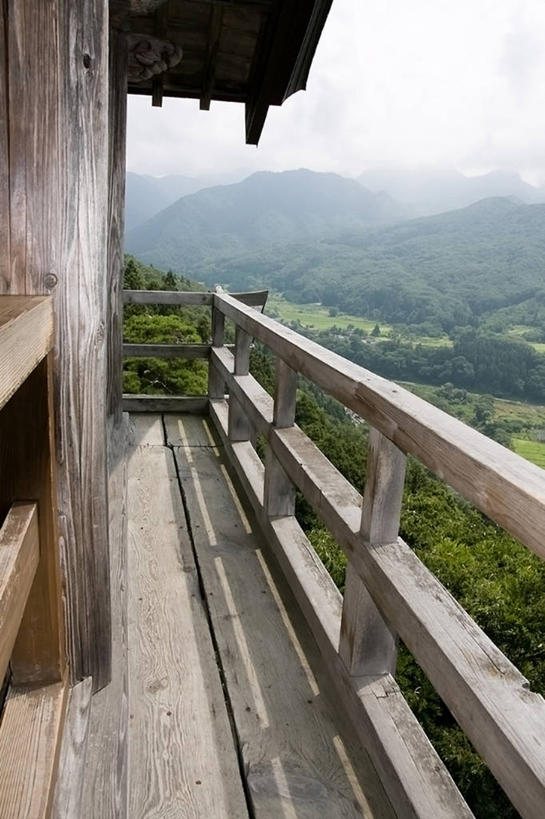 无人,栏杆,竖图,室外,白天,山,山脉,阳台,日本,阴影,木制,树,天空,自然,摄影,宁静,山形县,彩图