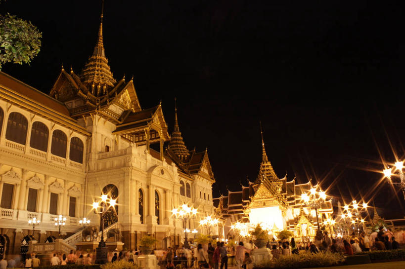 宫殿,横图,室外,夜晚,生日,建筑,曼谷,泰国,庆祝,尖顶,首都,许多人,一群人,摄影,照亮,泰国文化,皇室,彩图