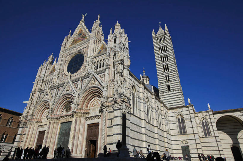 教堂,横图,室外,白天,仰视,建筑,日光,意大利,节日,文化,祈祷,健康,许愿,摄影,宗教,信仰,纪念,祈求,基督教,锡耶纳,宗教建筑,天主教,托斯卡纳区,万里无云,大教堂广场,平安,彩图,低角度拍摄,大教堂