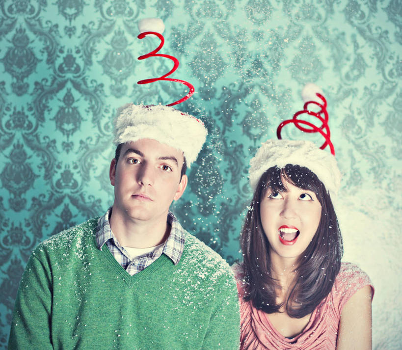 西方人,成年人,中年人,脸,头,脸颊,两个人,站,横图,室内,正面,壁纸,西班牙,欧洲,欧洲人,庆祝,墙,休闲装,肩膀,张嘴,圣诞帽,摄影,幽默,肖像,张大嘴巴,异性恋,中年男性,中年女性,白种人,亚洲人,头部,脸部,脸蛋,面部,张开嘴,彩图,伴侣,传统文化,朝鲜族