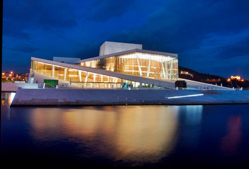 无人,横图,室外,夜晚,水,建筑,挪威,反射,云,歌剧院,首都,现代,天空,地标建筑,摄影,照亮,发展,奥斯陆,彩图