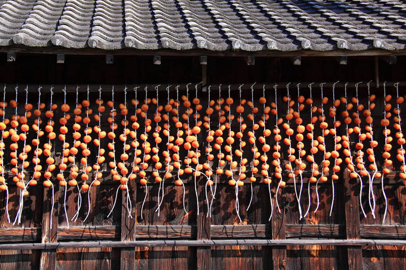 无人,横图,室外,白天,柿子,水果,日本,一排,吊挂,悬挂,准备,日本文化,整齐,屋顶,挂,饮食,排列,干果,摄影,队列,山形县,彩图,传统文化