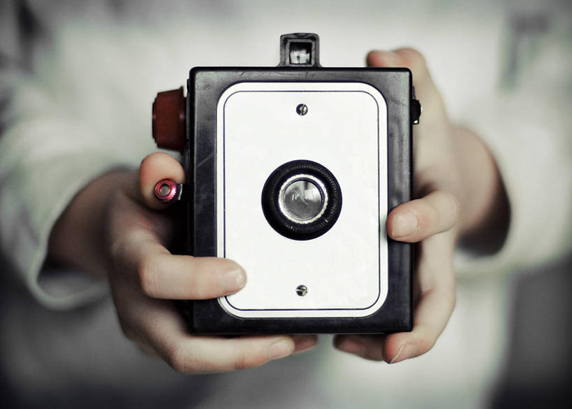 一个人,横图,室内,特写,复古,技术,相机,美国,古典,拿着,一个,摄影,单个,彩图