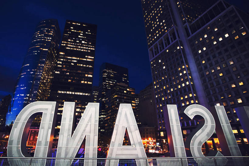 无人,横图,室外,夜晚,度假,通讯,美景,天际线,城市风光,城市,建筑,摩天大楼,船,客轮,纽约,美国,文字,景观,塔,娱乐,交通工具,享受,休闲,景色,放松,摄影,英文字母,照亮,渡轮,客船,载具,纽约州,万里无云,彩图,史坦顿岛渡轮