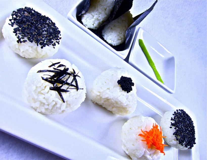 饭团,无人,横图,室内,桌子,美国,日本文化,日本料理,饮食,盘子,摄影,多样,德克萨斯,彩图,装饰菜