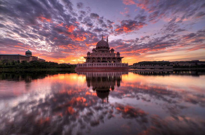 无人,横图,室外,日出,湖,美景,建筑,马来西亚,对称,反射,景观,云,首都,天空,自然,景色,摄影,伊斯兰教,早晨,圆顶建筑,自然风光,清真寺,布城,彩图