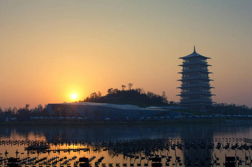 无人,寺庙,横图,室外,湖,日落,太阳,建筑,日光,反射,宝塔,树,天空,自然,摄影,宗教,宁静,陕西省,彩图