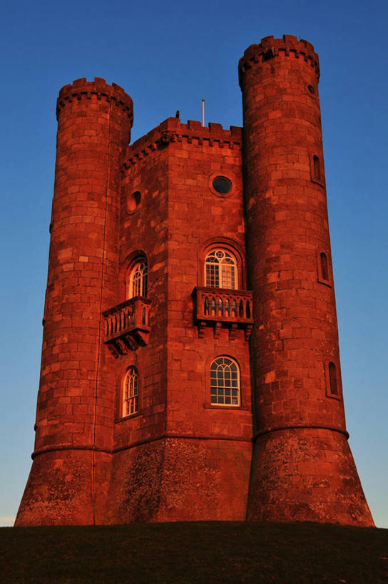 无人,竖图,室外,白天,建筑,英国,塔,历史,红色,摄影,百老汇,万里无云,伍斯特郡,彩图