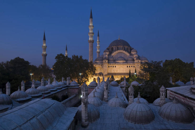 无人,横图,室外,夜晚,城市,建筑,欧洲,树,天空,地标建筑,摄影,照亮,尖塔,伊斯兰教,圆顶建筑,清真寺,伊斯坦布尔,奥斯曼帝国,苏莱曼尼耶清真寺,彩图