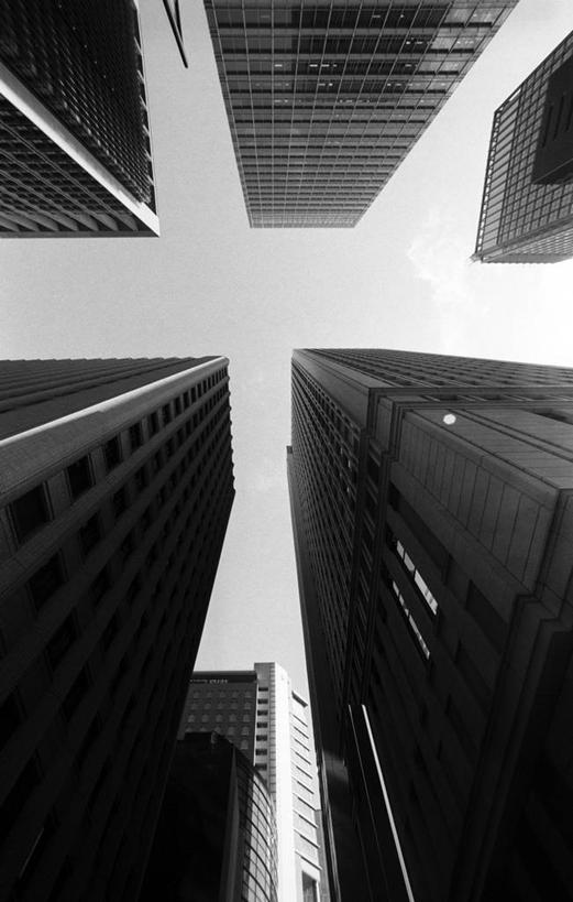 无人,竖图,黑白,室外,白天,天际线,城市,建筑,摩天大楼,东京,日本,首都,注视,现代,天空,观察,看,摄影,千代田区,观看,察看,关注,发展,丸之内