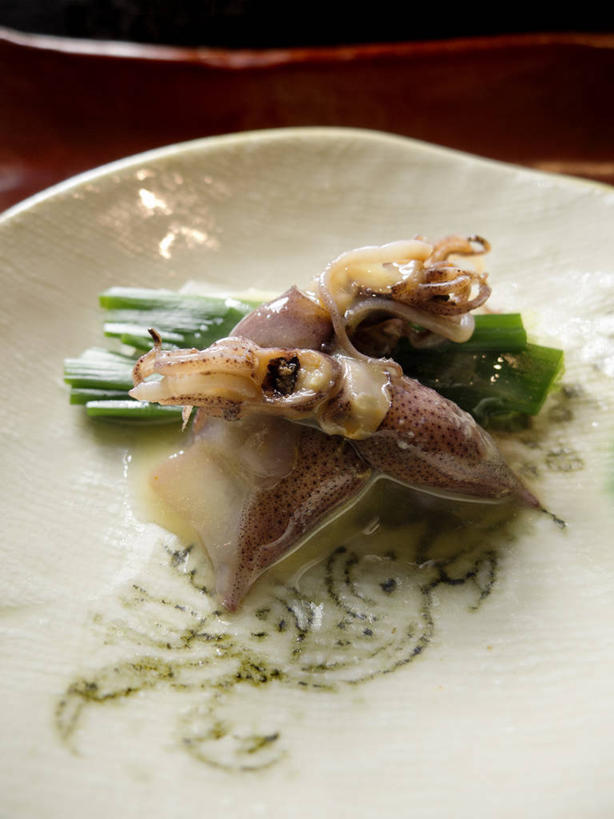 无人,竖图,室内,特写,烹饪,鱿鱼,蔬菜,洋葱,马来西亚,日本文化,日本料理,料理,食品,开胃菜,首都,鱿鱼寿司,菜肴,美食,饮食,食物,白色,盘子,摄影,佳肴,玉葱,健康食物,吉隆坡,开胃酱,荷兰葱,海产,圆葱,洋葱头,球葱,葱头,彩图,装饰菜,开味小菜,开胃小菜,前菜