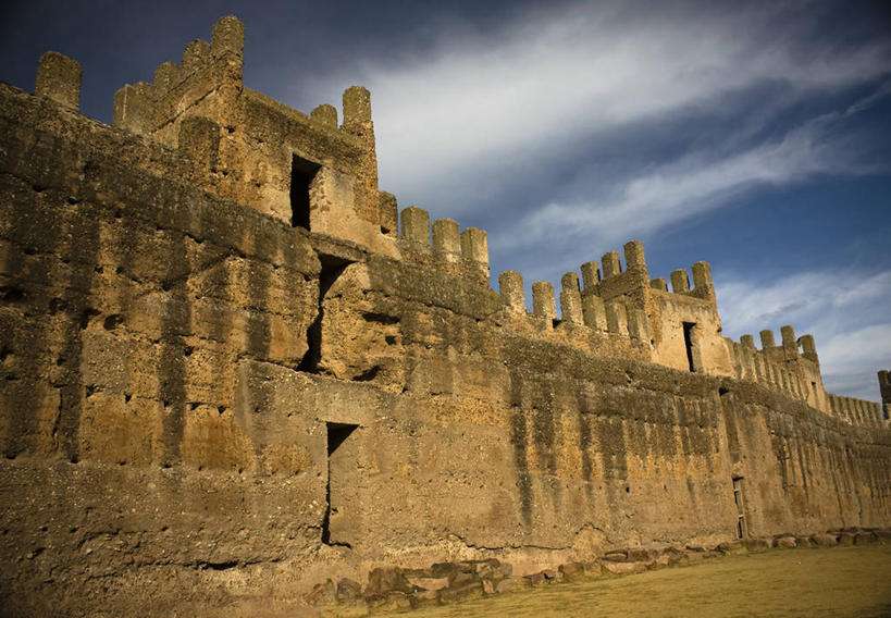 无人,横图,室外,白天,西班牙,破碎,城堡,云,历史,破坏,破损,摄影,宁静,粉碎,损坏,毁坏,摧毁,彩图