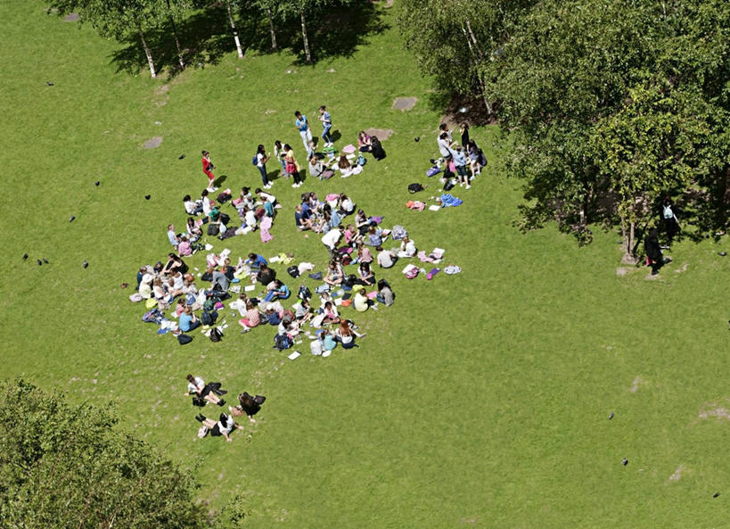 公园,坐,横图,俯视,室外,白天,度假,英国,野餐,首都,许多人,英格兰,树,停车,自然,一群人,摄影,享乐,彩图,高角度拍摄