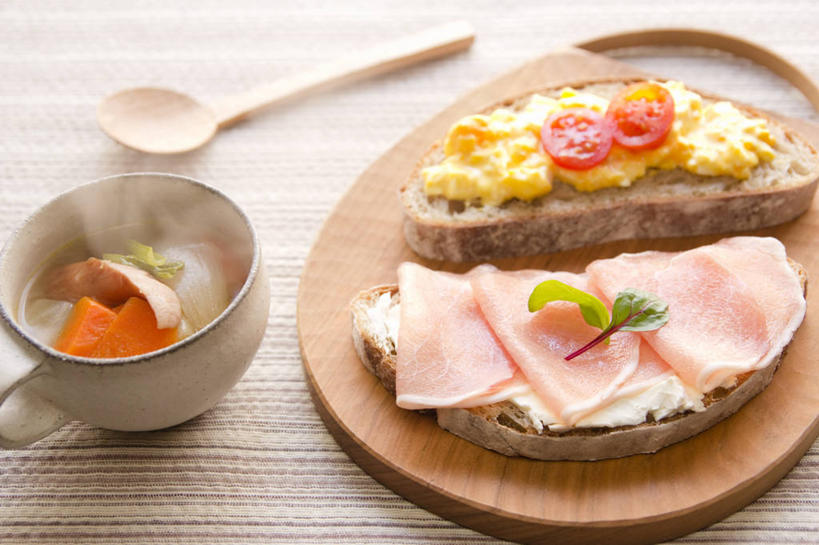 点心,面包,无人,横图,室内,特写,桌子,蔬菜,日本,切开,日本文化,木制,蒸汽,蔬菜汤,食品,面点,餐盘,吐司,饮食,食物,糕点,切,摄影,京都府,多样,法式面包,草本,剖面,吐司面包,切面,健康食物,京都市,彩图,多士,听型面包,单片三明治