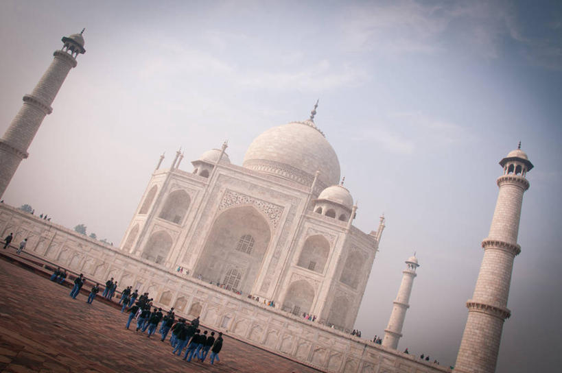 横图,室外,白天,建筑,泰姬陵,印度,柱子,云,拱门,许多人,历史,白色,天空,一群人,校服,摄影,圆顶建筑,剪影,阿格拉,北方邦,彩图