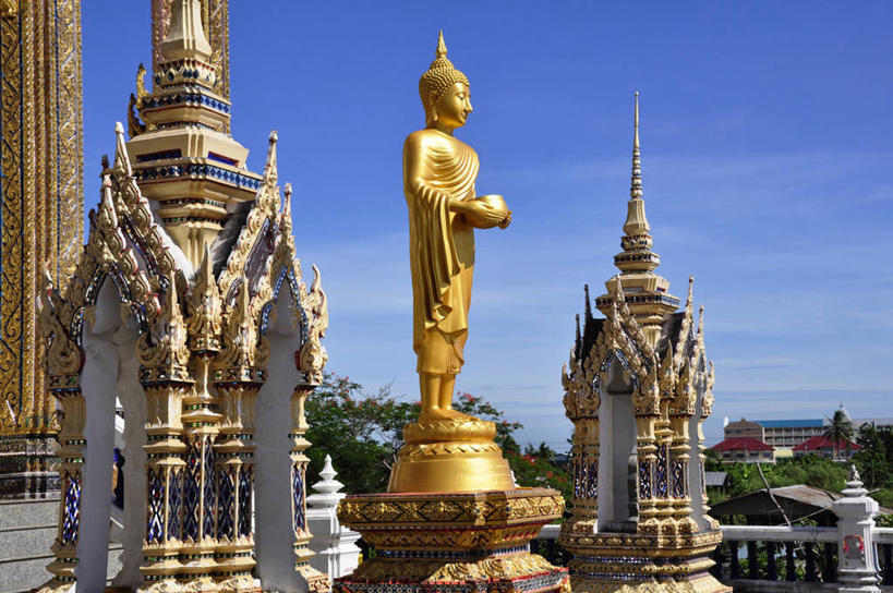 无人,横图,室外,白天,泰国,亚洲,拿着,佛,黄金,树,天空,摄影,宗教,东南亚,佛教,泰国文化,泰王国,施舍,灵性,彩图,暖武里府,传统文化