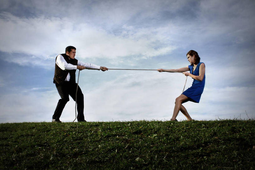 成年人,中年人,两个人,拉,横图,室外,白天,仰视,竞争,拔河,鞋子,美国,地平线,云,辽阔,地面,拿着,休闲装,草,天空,绳子,广阔,力量,摄影,一望无际,延伸,努力,挑战,天地相交,西弗吉尼亚,无边无际,一马平川,年轻女性,中年男性,年轻人,彩图,低角度拍摄