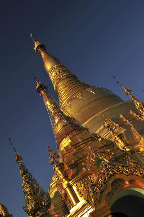 无人,寺庙,竖图,室外,仰视,建筑,缅甸,首都,宝塔,黄昏,摄影,佛教,万里无云,彩图,低角度拍摄,仰光,缅甸文化