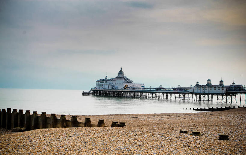 无人,码头,横图,室外,白天,海洋,建筑,英国,欧洲,云,英格兰,天空,摄影,宁静,西欧,大不列颠,大不列颠及北爱尔兰联合王国,大不列颠及爱尔兰联合王国,萨塞克斯,萨塞克斯郡,苏塞克斯,东萨塞克斯郡,伊斯特本,彩图,大不列颠王国,大英帝国,联合王国,日不落帝国