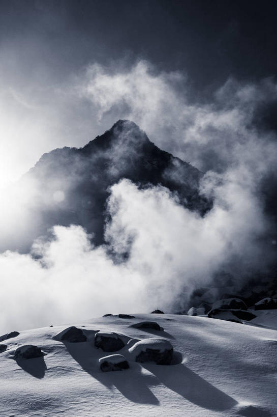 无人,竖图,黑白,室外,白天,火山,山,温泉,雪,日光,日本,蒸汽,冬天,神奈川县,天空,自然,寒冷,摄影,地质学,岩石